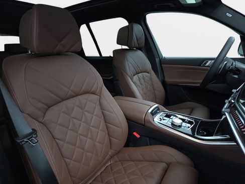New 2026 BMW X5 xDrive50e w/ Executive Package image 9