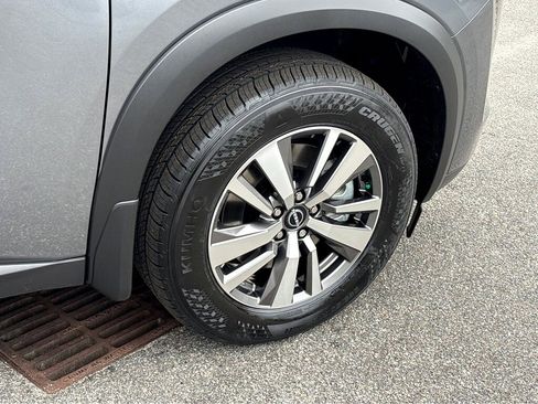 New 2026 Nissan Pathfinder SL image 25