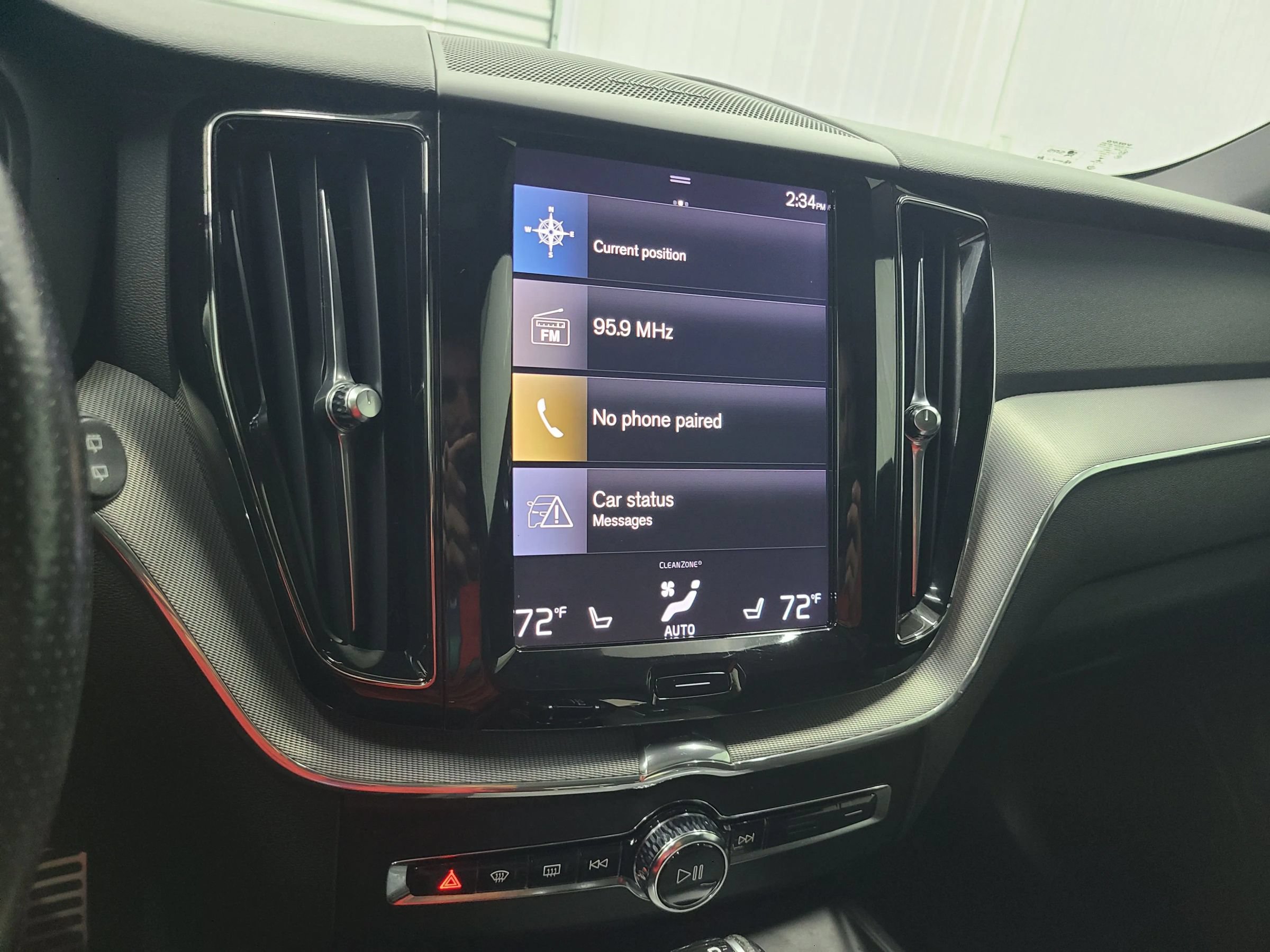 Used 2019 Volvo XC60 T5 R-Design AWD/4WD image 27
