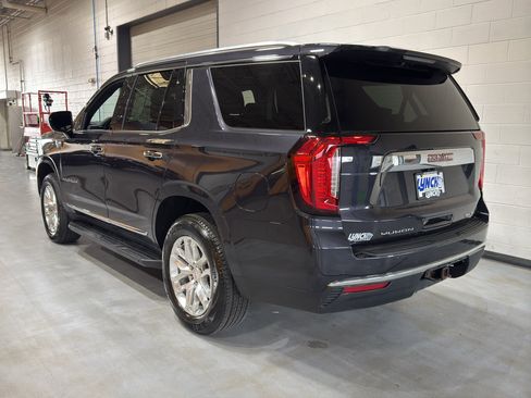 Used 2023 GMC Yukon SLT image 3