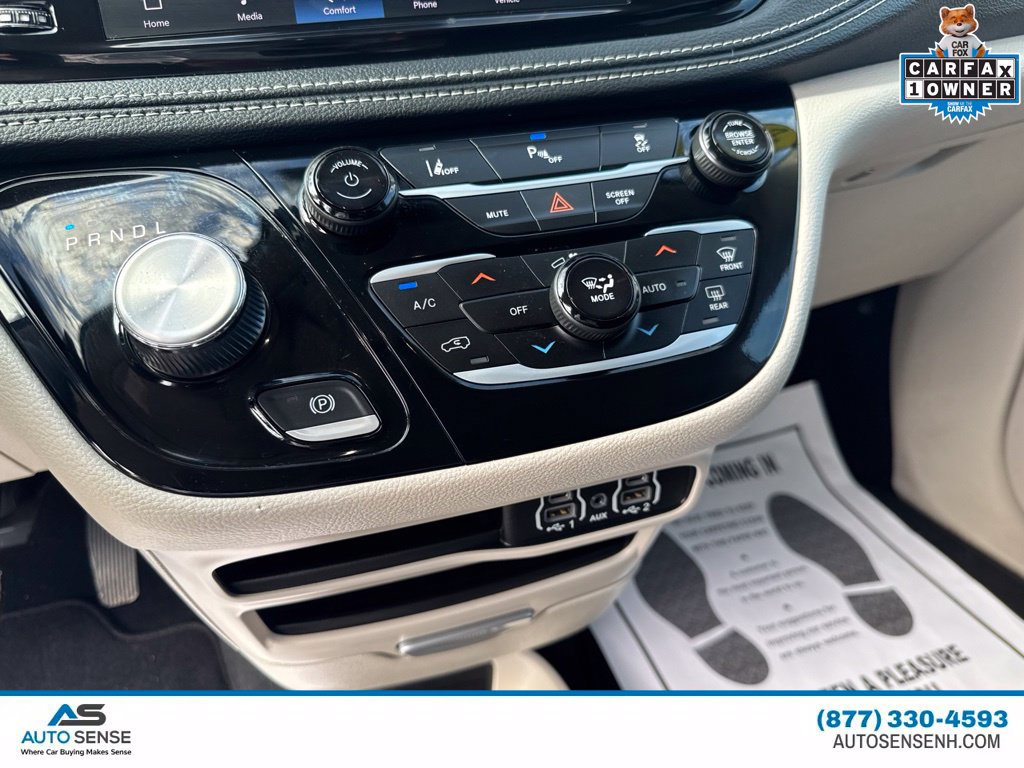 Used 2023 Chrysler Pacifica Touring-L FWD image 23