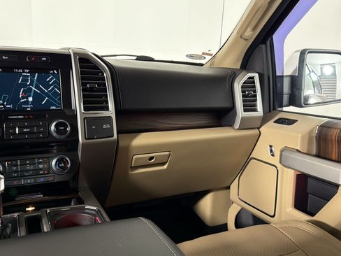 Used 2016 Ford F150 Lariat w/ Equipment Group 502A Luxury RWD image 29