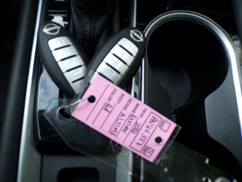 Used 2024 Nissan Altima 2.5 SV w/ SV Premium Package FWD image 28