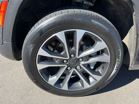 Certified 2022 Jeep Grand Cherokee Overland w/ Adv Protech Group III image 11