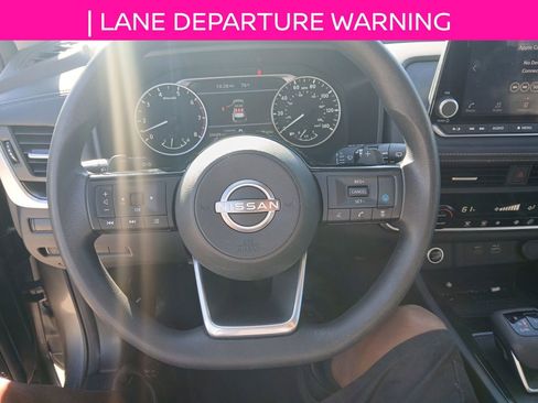 Used 2023 Nissan Rogue SV image 13