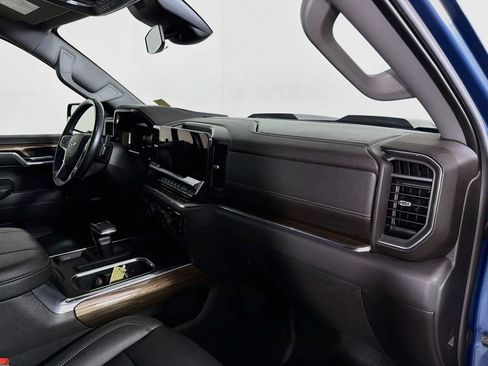 Used 2024 Chevrolet Silverado 1500 LT Trail Boss w/ Convenience Package II AWD/4WD image 26