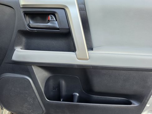 Used 2010 Toyota 4Runner SR5 RWD image 13