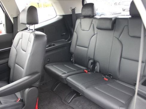 Used 2023 Kia Telluride S AWD/4WD image 27