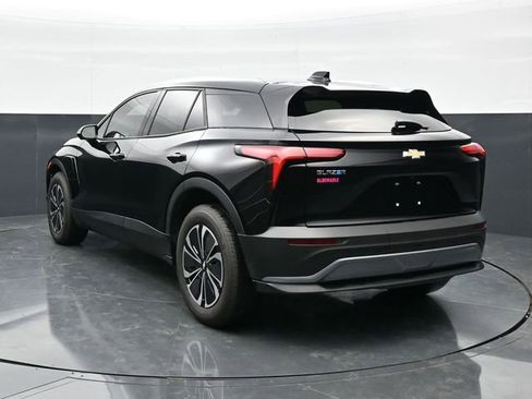 Used 2025 Chevrolet Blazer EV LT FWD image 8