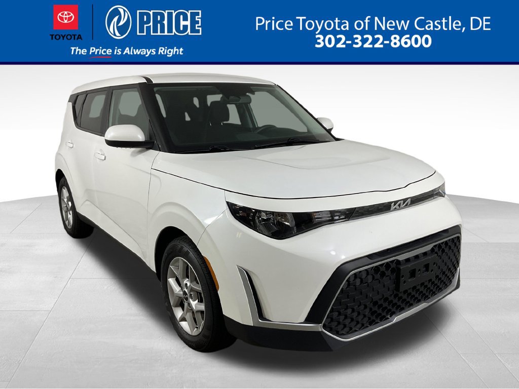 Used 2023 Kia Soul LX w/ Option Group 015 FWD image 1