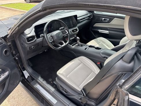 Used 2024 Ford Mustang Premium RWD image 17