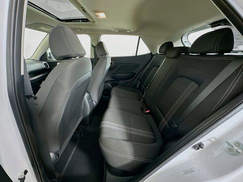 Used 2022 Hyundai Venue SEL w/ Cargo Package image 27