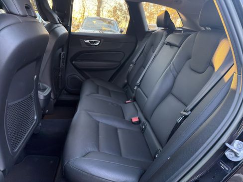 Certified 2023 Volvo XC60 B5 Plus image 32