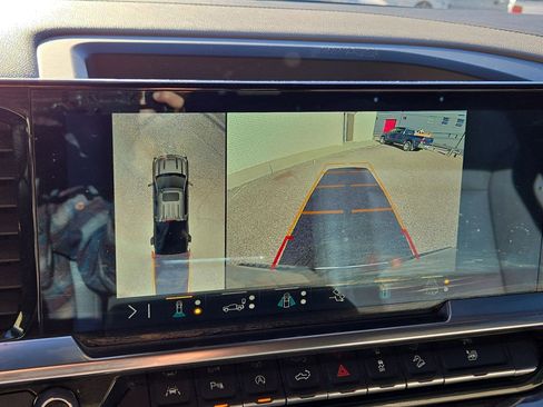 Used 2023 Chevrolet Silverado 1500 LTZ image 18