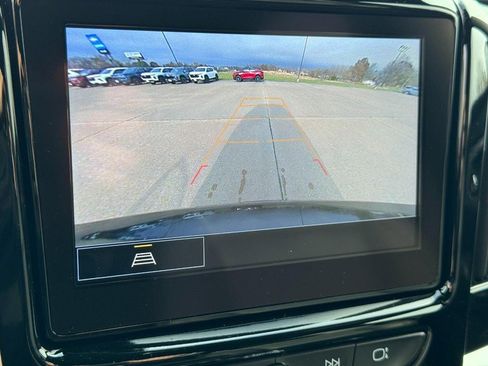 Used 2023 Chevrolet Traverse LT image 22