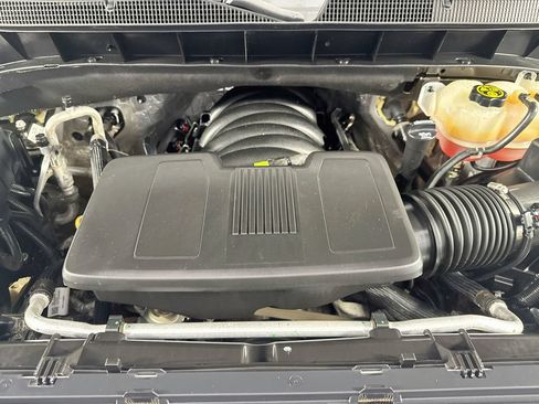 Used 2021 Chevrolet Silverado 1500 LT AWD/4WD image 39