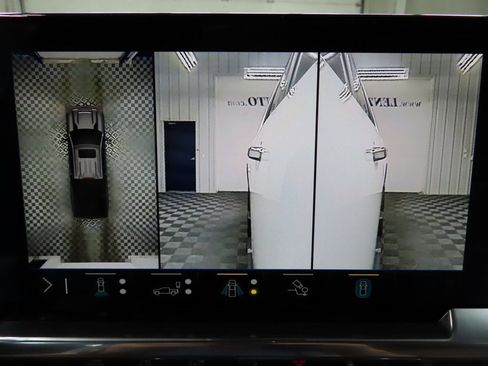 Used 2024 Chevrolet Silverado 2500 High Country image 21