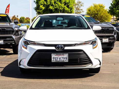 Used 2026 Toyota Corolla LE FWD image 2