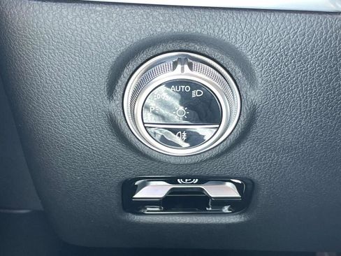 New 2026 Mercedes-Benz C 300 4MATIC Sedan image 31
