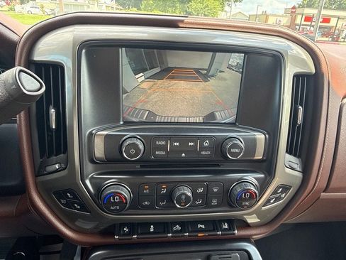 Used 2015 Chevrolet Silverado 1500 High Country w/ High Country Premium Package AWD/4WD image 24