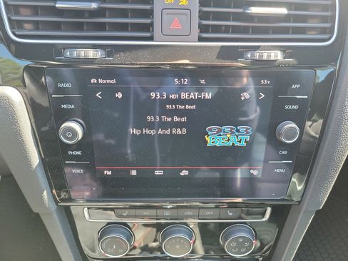 Used 2019 Volkswagen GTI SE image 30