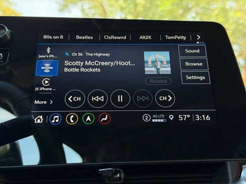 Used 2022 Chevrolet Corvette Stingray Preferred Cpe w/ Z51 Performance Package RWD image 19