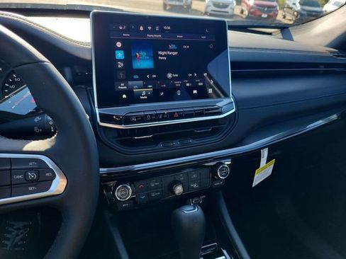 New 2026 Jeep Compass Latitude image 12