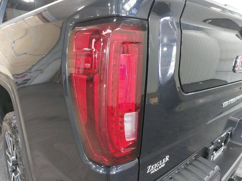 Used 2023 GMC Sierra 1500 AT4 w/ AT4 Preferred Package AWD/4WD image 35