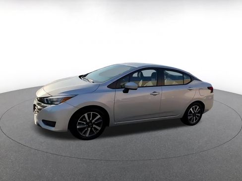Used 2025 Nissan Versa SV FWD image 8