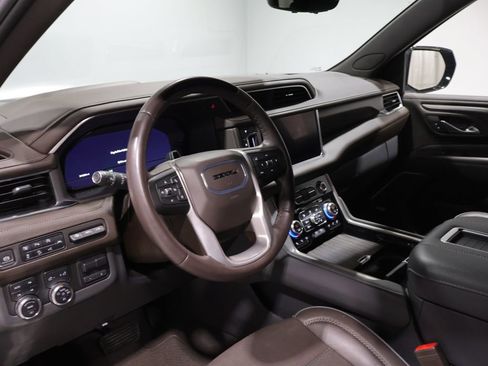 Used 2024 GMC Yukon Denali w/ Denali Reserve Package AWD/4WD image 17