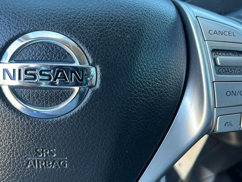 Used 2015 Nissan Rogue S FWD image 20