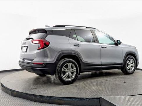 Used 2023 GMC Terrain SLE w/ Driver Convenience Package image 8
