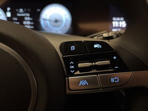 Certified 2024 Hyundai Elantra SEL image 16