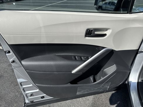 New 2025 Toyota Corolla Cross L image 22