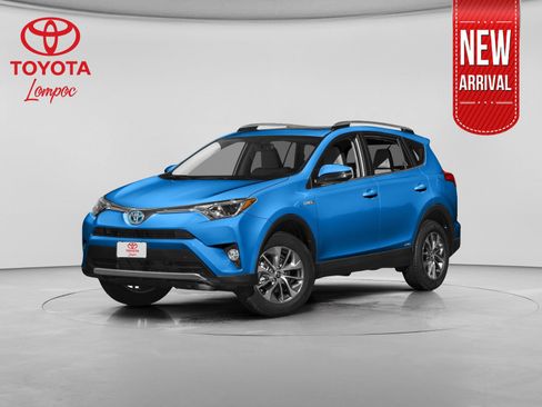 Used 2018 Toyota RAV4 LE image 1