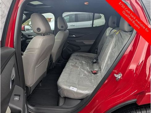 New 2026 Buick Envista Avenir image 9