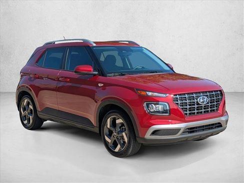Used 2024 Hyundai Venue SEL FWD image 3
