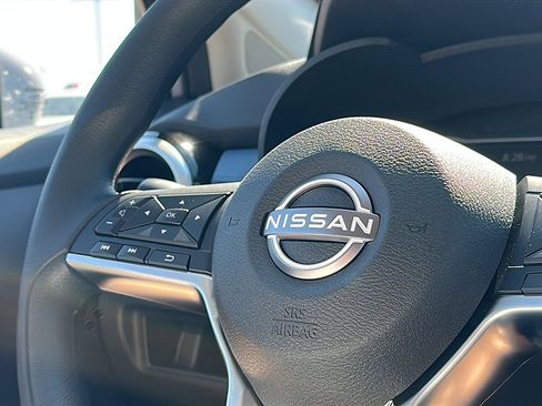 New 2025 Nissan Versa SV w/ Trunk Package image 20