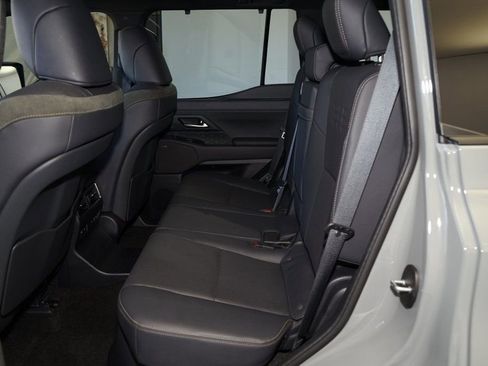 Used 2024 Lexus GX 550 image 24