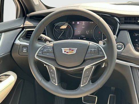New 2026 Cadillac XT5 Sportv w/ LPO, Premium Carpet Package AWD/4WD image 5