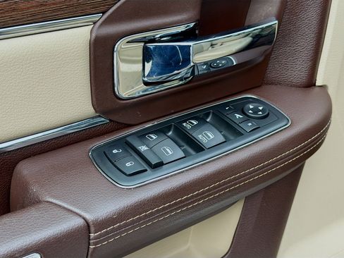 Used 2017 RAM 1500 Laramie image 23