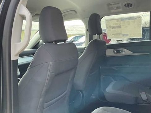 Used 2026 Ford Explorer Active AWD/4WD image 37
