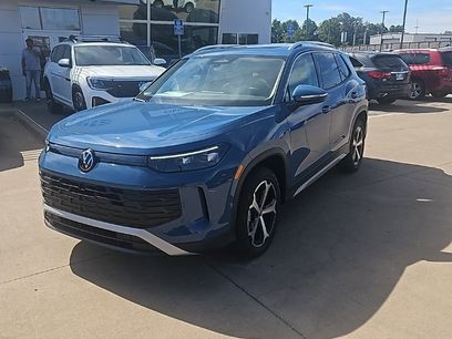 New 2025 Volkswagen Tiguan SE
