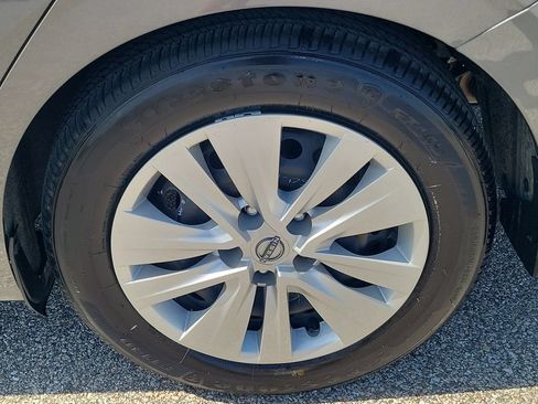 Used 2025 Nissan Sentra S FWD image 8