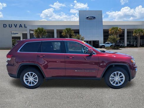 Used 2022 Jeep Grand Cherokee Laredo X image 2