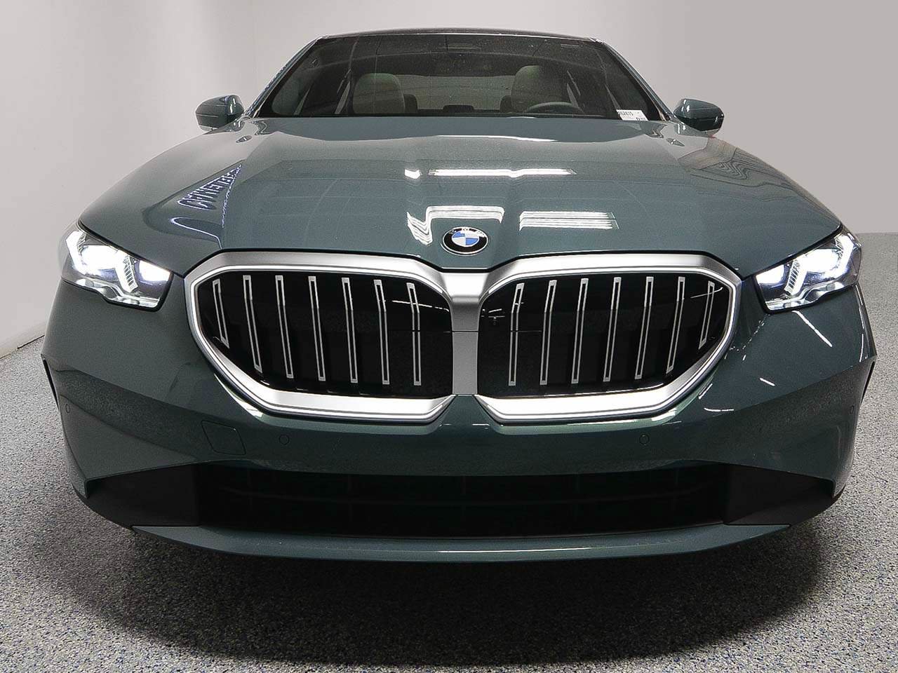 Used 2026 BMW 530i w/ Premium Package RWD image 2