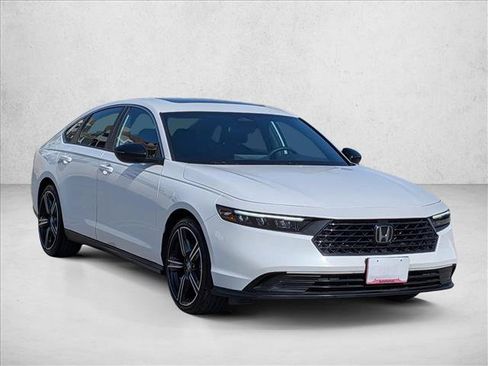 Used 2024 Honda Accord Sport image 3