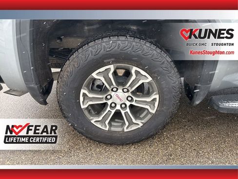 Used 2025 GMC Sierra 1500 SLT image 14