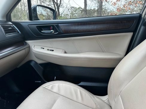 Used 2018 Subaru Outback 2.5i Limited AWD/4WD image 7