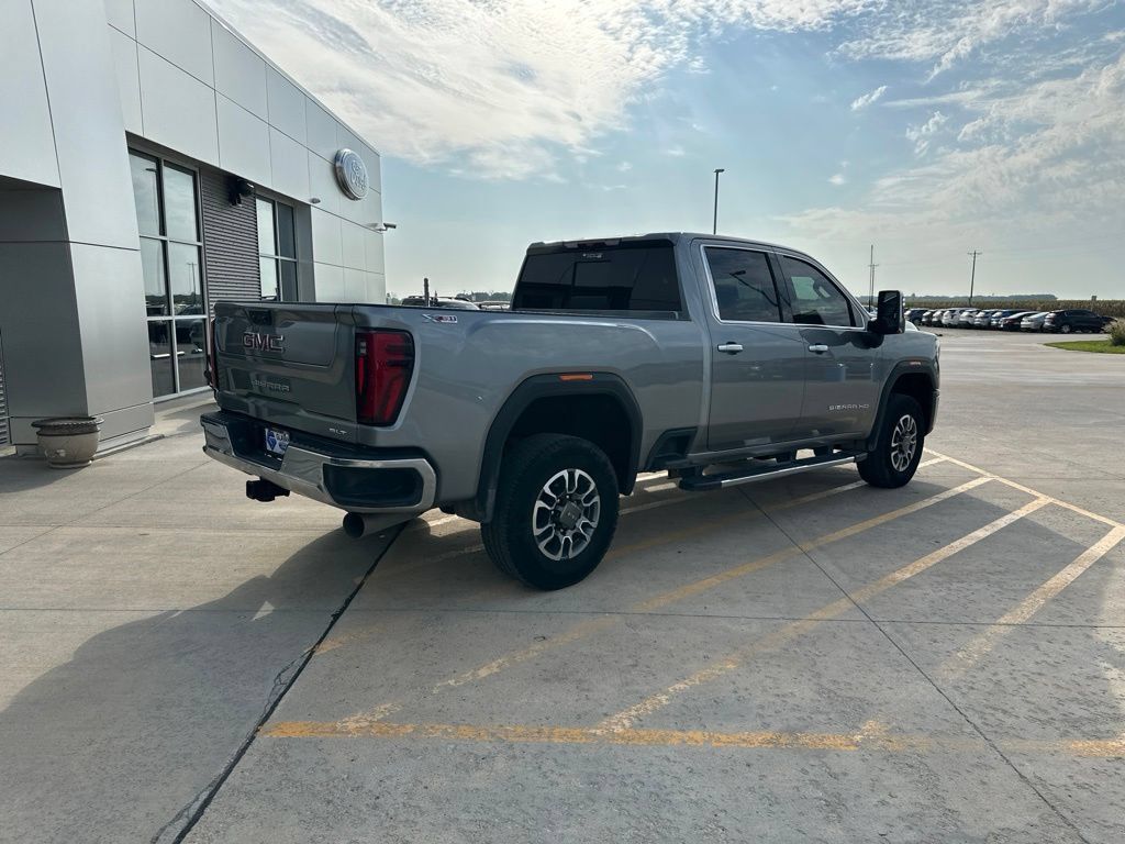 Used 2025 GMC Sierra 3500 SLT w/ SLT Premium Package AWD/4WD image 11